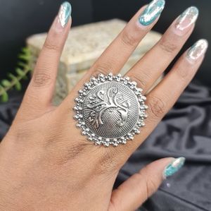 Oxidized cocktail ring